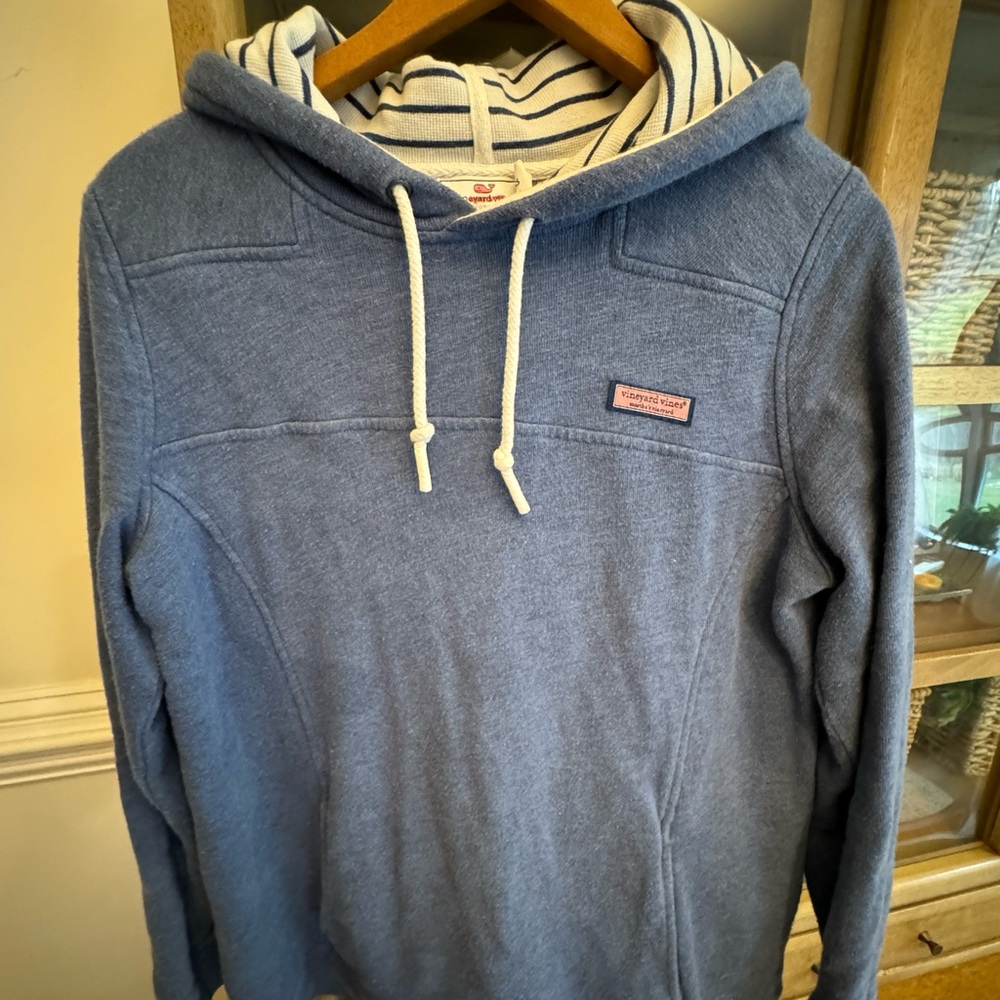 Women’s Vineyard Vines hoody sweatshirt